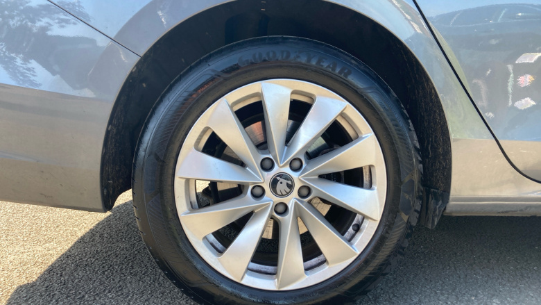 Skoda Superb 1.5 TSI iV SE Technology DSG 5dr Estate